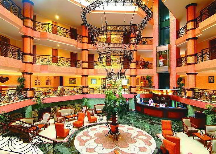 Jacuzzi-Hotel: Larissa Stone Palace
